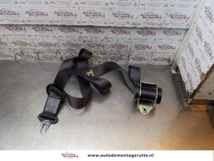 O165940 Gebruikte veiligheidsgordel midden-achter Opel Zafira