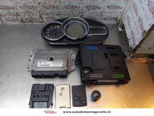 O166022 Gebruikte contactslot + computer Renault Megane