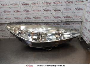 O166040 Gebruikte koplamp rechts Peugeot 308