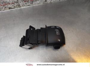 O166056 Gebruikte radiobediening stuur Renault Megane