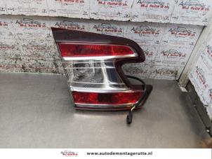 O166071 Gebruikte achterlicht links Renault Megane