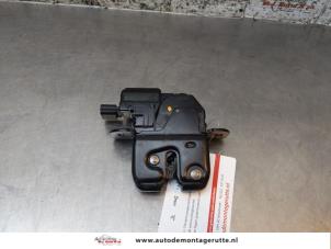 O166078 Gebruikte slotmechaniek achterklep Renault Megane