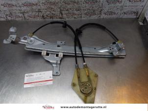 O166089 Gebruikte ruitmechaniek 4deurs links-achter Renault Megane