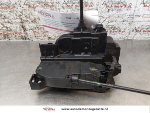 O166091 Gebruikte slotmechaniek portier 4deurs links-achter Renault Megane