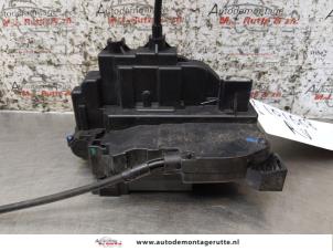 O166092 Gebruikte slotmechaniek portier 4deurs rechts-voor Renault Megane