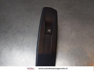 O166094 Gebruikte schakelaar elektrisch raam Renault Megane