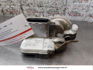 O166224 Gebruikte portierslot mechaniek 2deurs links Volkswagen Golf