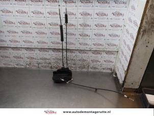 O166304 Gebruikte slotmechaniek portier 4deurs links-achter Nissan Murano