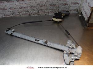 O166332 Gebruikte raammechaniek 2deurs rechts-voor Hyundai H300