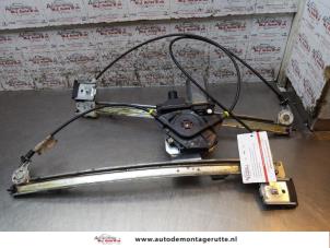 O166334 Gebruikte raammechaniek 2deurs rechts-voor Volkswagen Polo