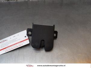 O166365 Gebruikte achterklep slotmechaniek Volkswagen Golf