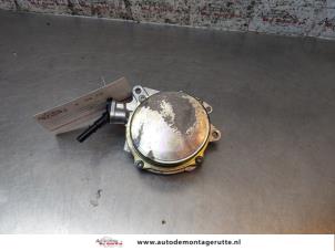 O166413 Gebruikte vacuumpomp (benzine) Peugeot 3008