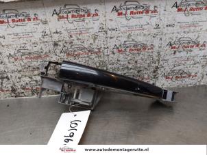 O166418 Gebruikte portiergreep 4deurs links-voor Peugeot 3008
