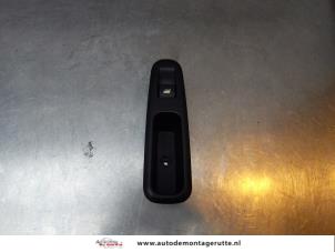 O166453 Gebruikte raam schakelaar elektrisch Peugeot 3008