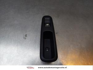 O166454 Gebruikte raam schakelaar elektrisch Peugeot 3008