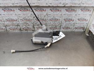 O166458 Gebruikte slotmechaniek portier 4deurs rechts-achter Peugeot 3008