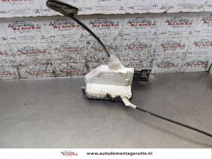 O166459 Gebruikte slotmechaniek portier 4deurs rechts-voor Peugeot 3008