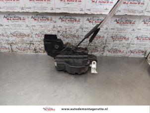 O166473 Gebruikte portierslot mechaniek 2deurs links Hyundai H300