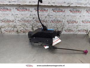O166516 Gebruikte portierslot mechaniek 4deurs rechts-achter Citroen C3 Picasso