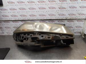 O166560 Gebruikte rechter koplamp Renault Megane