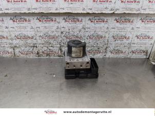 O166580 Gebruikte abs pomp Suzuki Swift