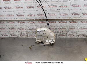 O166581 Gebruikte portierslot mechaniek 4deurs rechts-voor Suzuki Swift