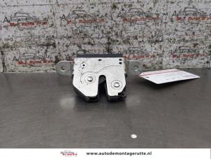 O166612 Gebruikte slotmechaniek achterklep Fiat Bravo