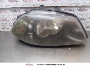 O166614 Gebruikte rechter koplamp Seat Ibiza