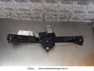 O166720 Gebruikte ruitmechaniek 4deurs links-voor Fiat Bravo