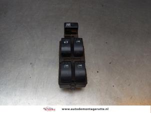 O166744 Gebruikte schakelblok ruiten Daihatsu Materia