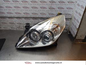 O166777 Gebruikte linker koplamp Opel Vectra