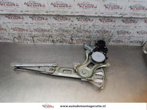 O166883 Gebruikte ruitmechaniek 4deurs links-voor Toyota Yaris