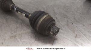 O166927 Gebruikte steekas rechts-voor Audi A4