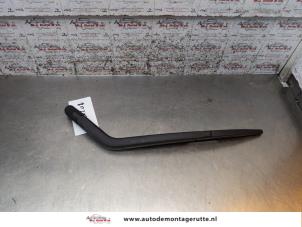 O166935 Gebruikte ruitenwisserarm achter Daihatsu Materia