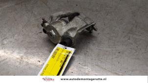 O167017 Gebruikte remklauw (tang) links-voor Opel Astra