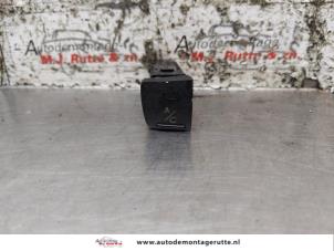 O167114 Gebruikte schakelaar airco Kia Picanto