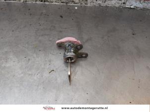 O167321 Gebruikte deurslot cilinder links Toyota Landcruiser