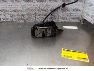 O167368 Gebruikte slotmechaniek portier 2deurs links Ford Transit Connect