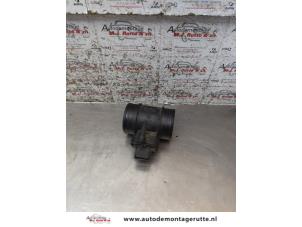 O167372 Gebruikte luchthoeveelheidsmeter Opel Corsa