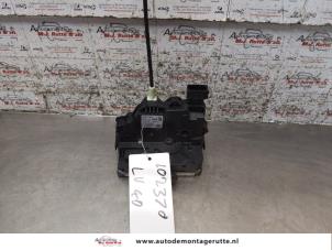 O167382 Gebruikte portierslot mechaniek 4deurs links-voor Opel Corsa