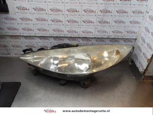 O167404 Gebruikte linker koplamp Peugeot 207