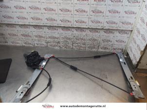 O167447 Gebruikte ruitmechaniek 2deurs rechts-voor Ford Fiesta