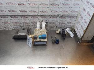 O167463 Gebruikte kontaktslot + computer Toyota Yaris