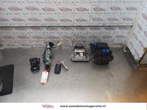 O167464 Gebruikte kontaktslot + computer Suzuki Alto