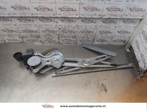O167481 Gebruikte raammechaniek 4deurs rechts-voor Toyota Yaris
