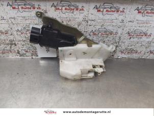 O167549 Gebruikte slotmechaniek portier 4deurs links-voor Suzuki Alto