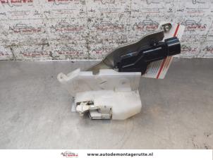 O167552 Gebruikte slotmechaniek portier 4deurs rechts-voor Suzuki Alto