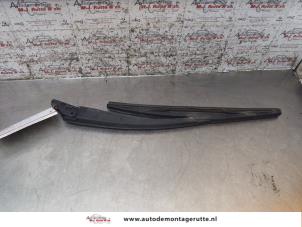 O167567 Gebruikte ruitenwisserarm achter Peugeot 307