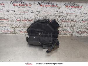 O167572 Gebruikte slotmechaniek portier 2deurs rechts Ford Fiesta