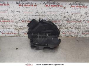 O167581 Gebruikte slotmechaniek portier 2deurs links Ford Fiesta